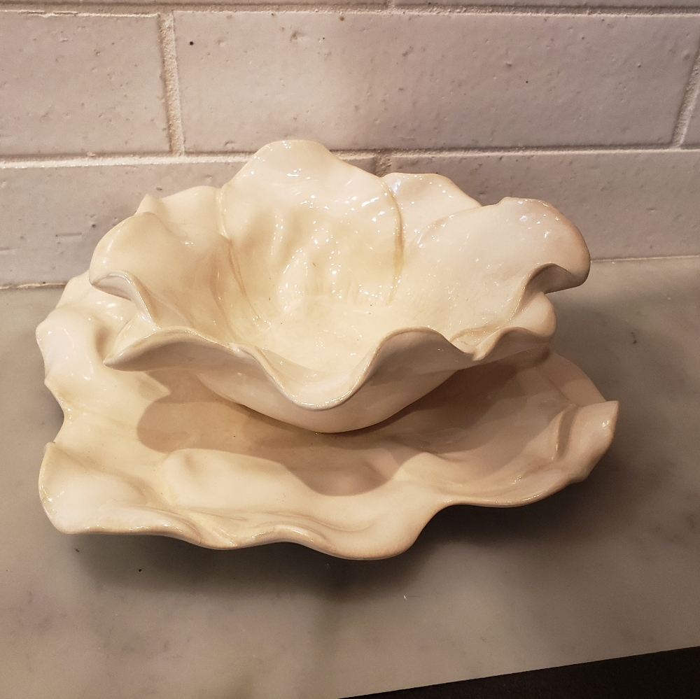 Pottery Barn Garden Serving Bowl With Underplate
